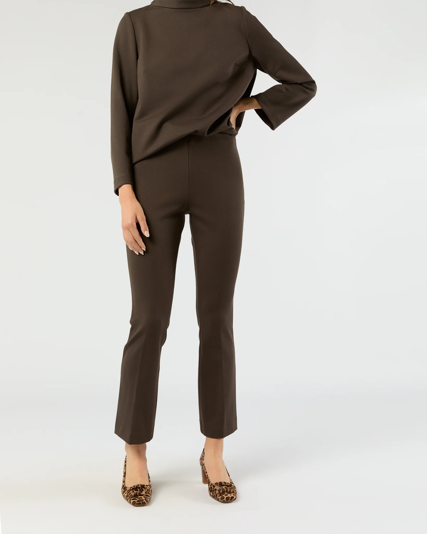 AM Pull On Crop Flare Pants