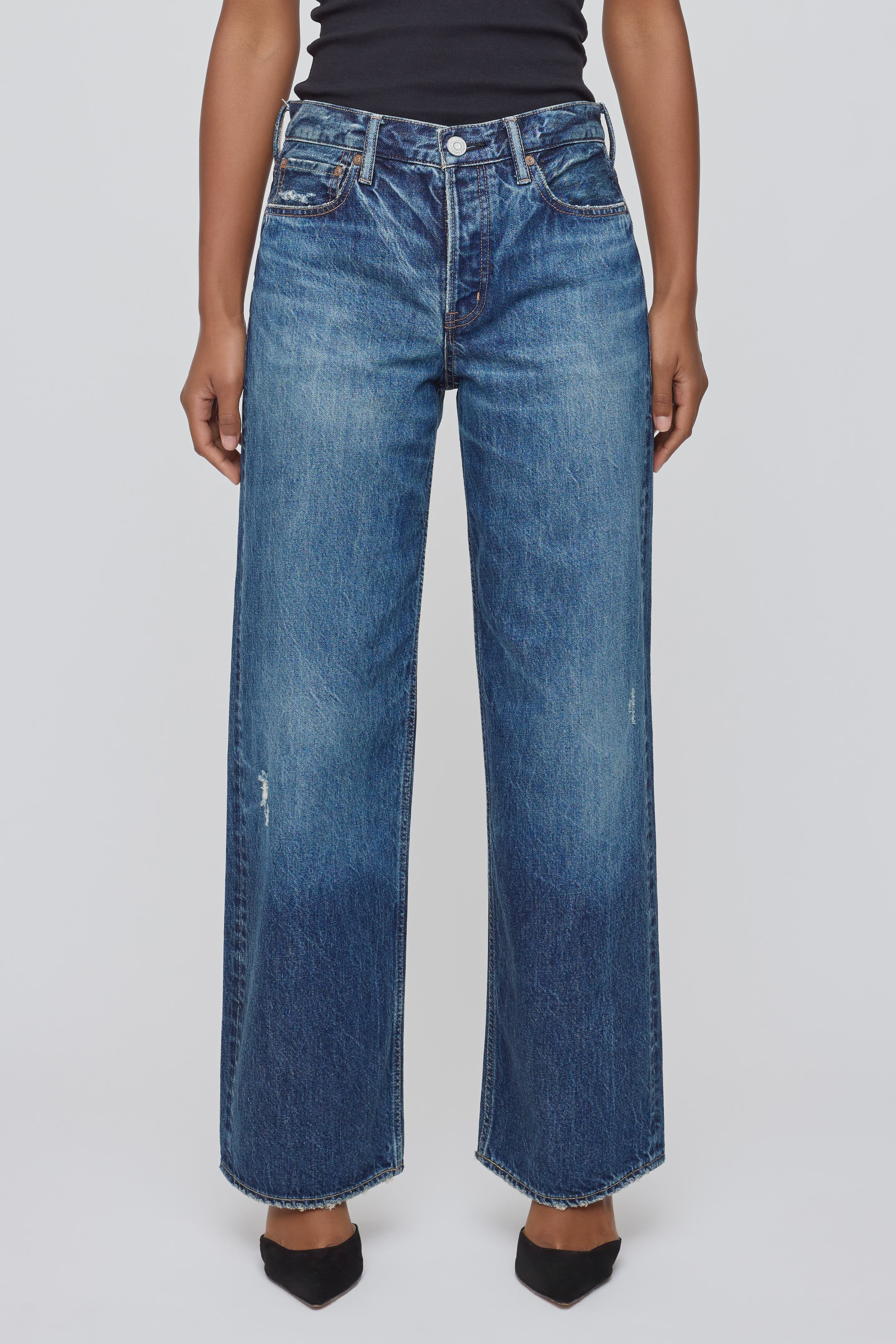 MOU Loose Straight Jeans