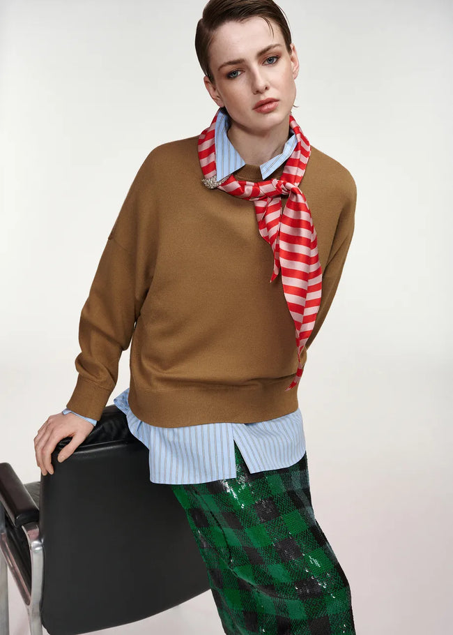 ESS Pullover with Striped Scarf