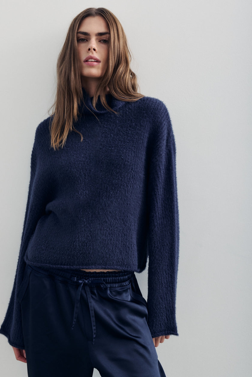 MN Funnel Neck Sweater