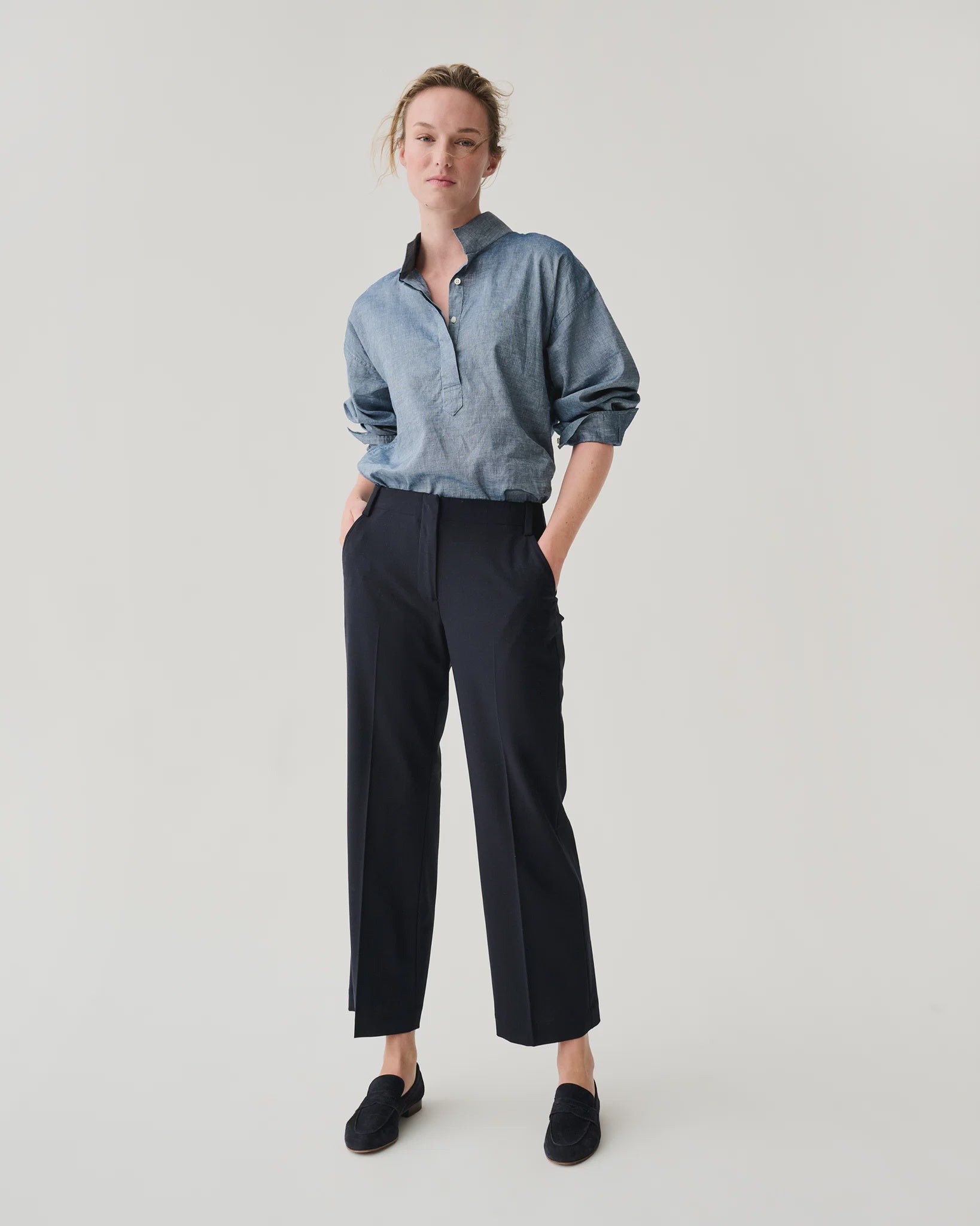 AM Navy Cropped Wool Pants