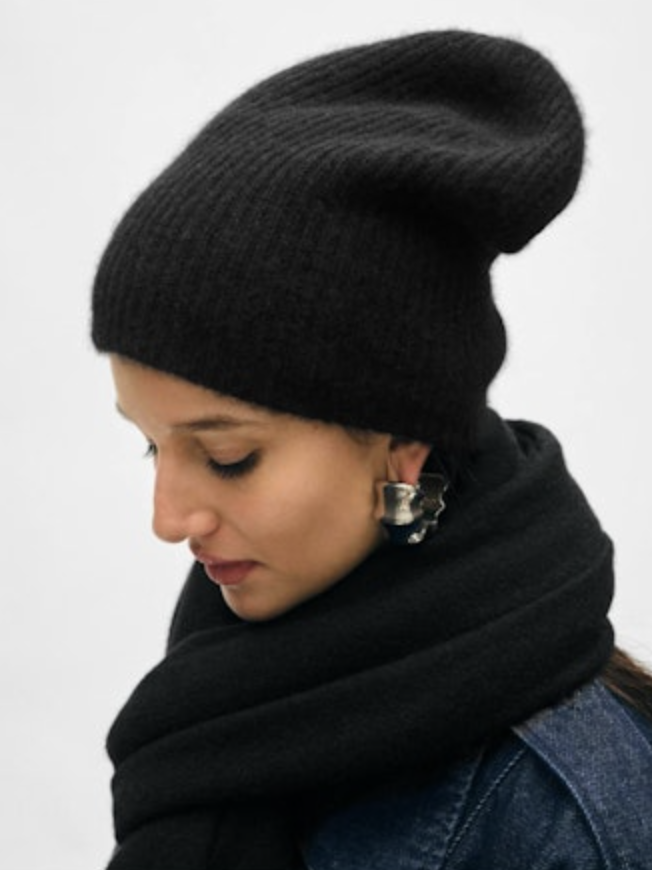 WHI Cashmere Ribbed Beanie