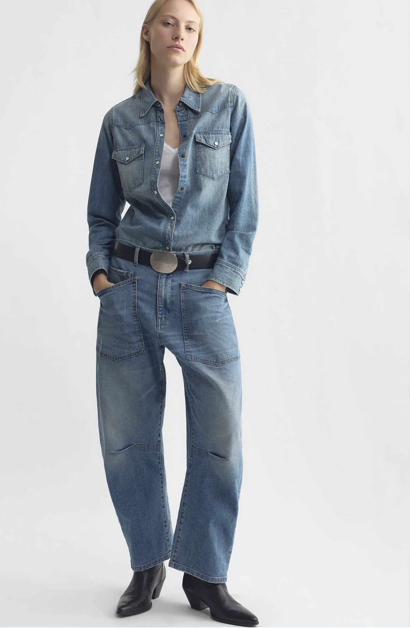 NIL Medium Wash Barrel Jean