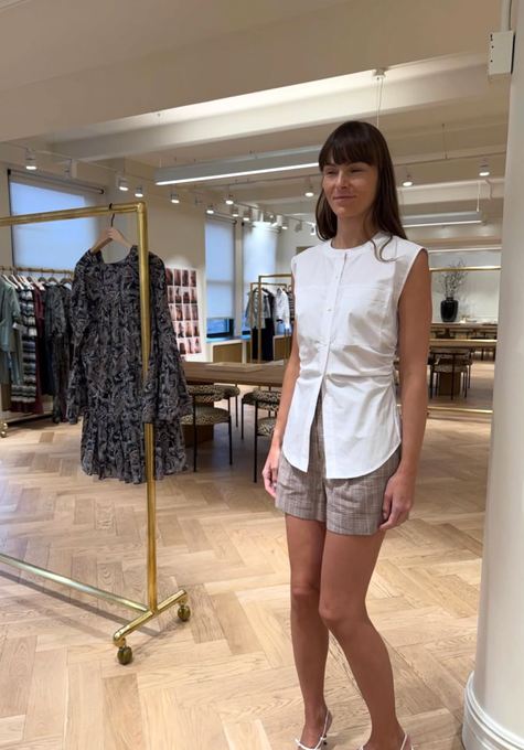VER Buttondown Sleeveless Top